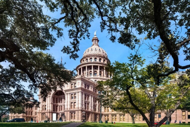 austin-sightseeing-tour-by-minivan-with-commentary