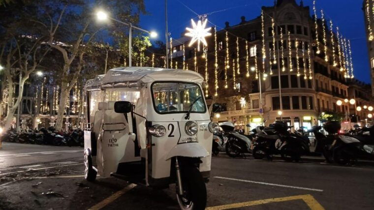 barcelona-private-christmas-lights-tour-by-eco-tuk-tuk