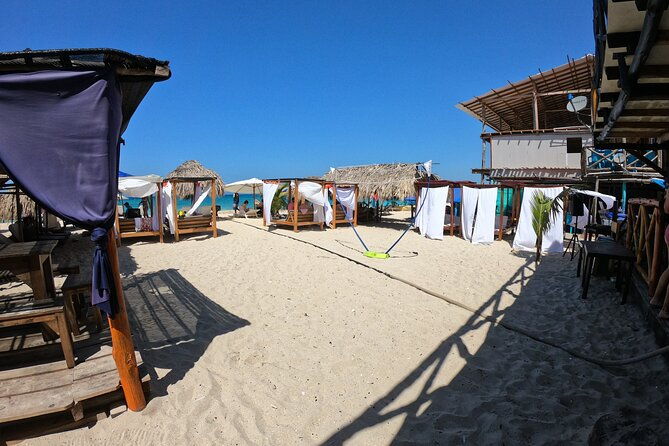 baru-island-quiet-beach-plankton