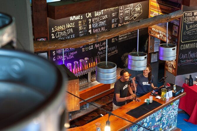 beer-and-food-tasting-experience-at-roatan-island-brewing-company