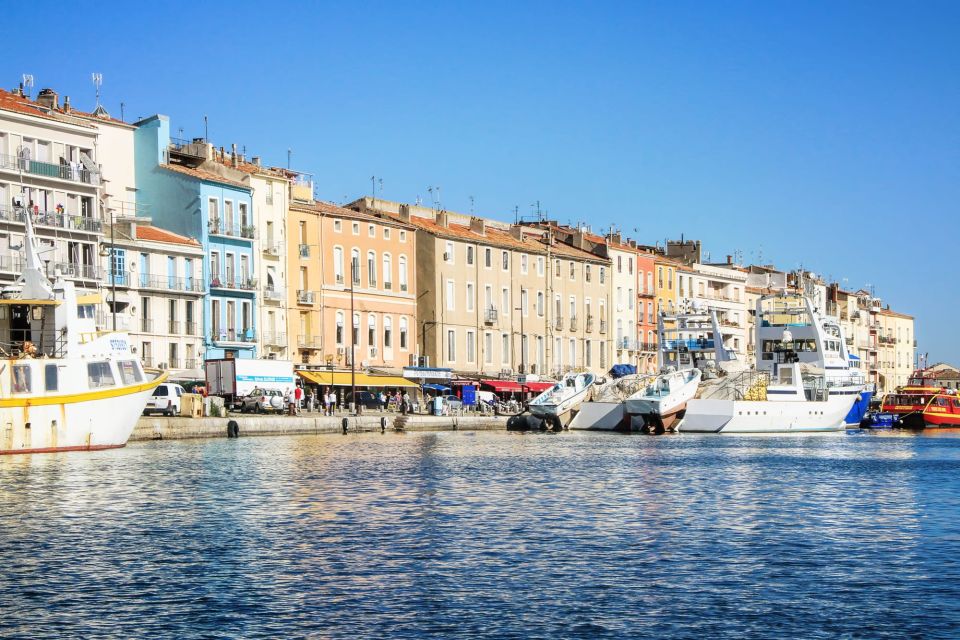boat-walk-in-sete-on-the-singular-island-1-hour