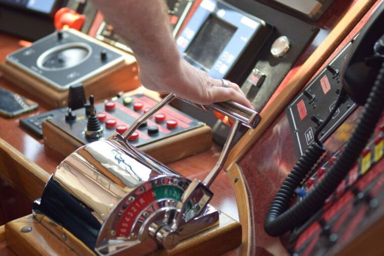 bordeaux-evening-aperitif-cruise-on-the-river-garonne