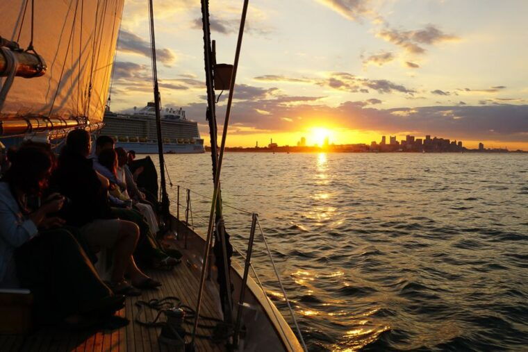 boston-harbor-champagne-sunset-sail-from-rowes-wharf