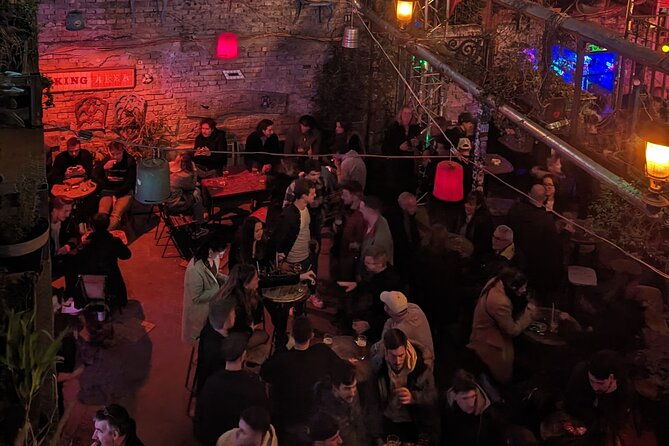 budapest-vibe-ruin-bars-street-art-and-culture-tour