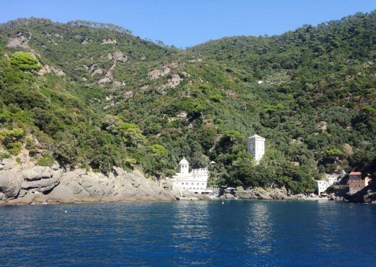 camogli-boat-tour-on-the-trail-of-the-tonnarella