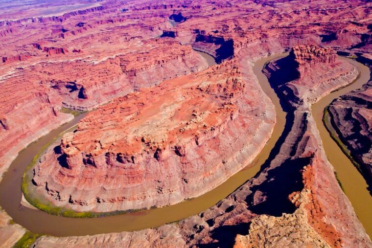 canyonlands-and-arches-national-park-scenic-airplane-flight