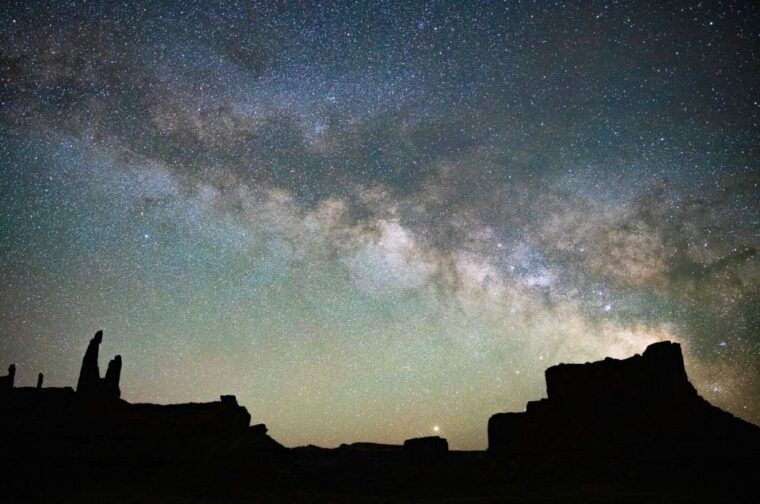 capitol-reef-national-park-milky-way-portraits-stargazing