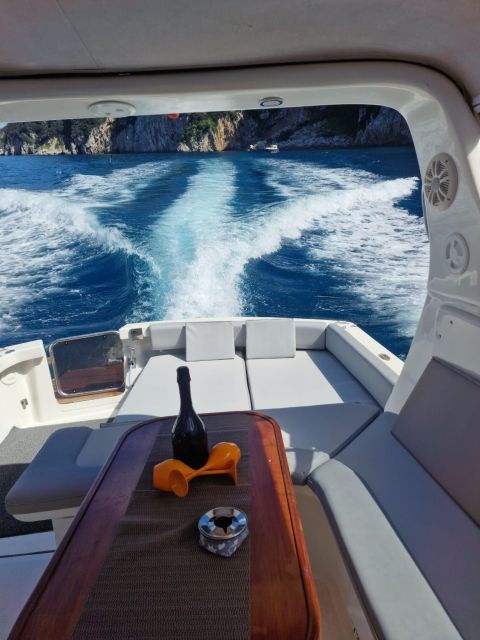 capri-private-boat-tour-with-visit-to-the-caves