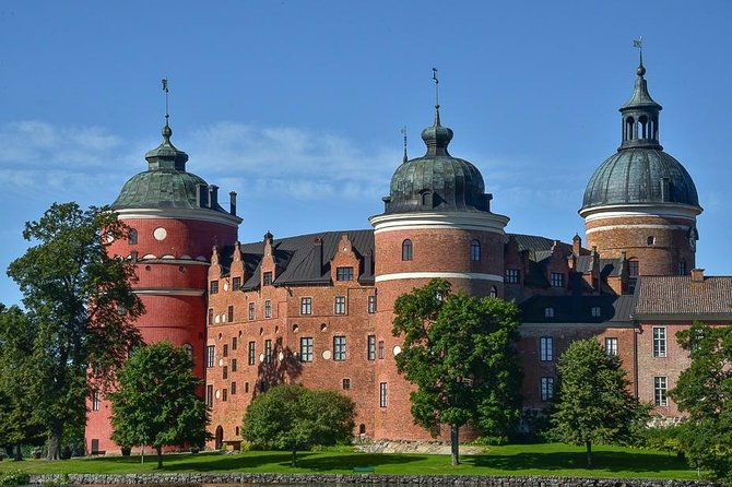 castle-gripsholm-and-drottningholm-palace-private-service