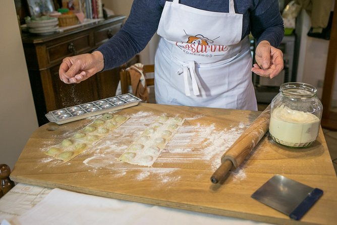 cesarine-fresh-pasta-class-at-locals-home-in-montepulciano