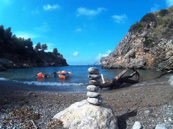 chasing-syrens-transparent-kayak-winter-tours