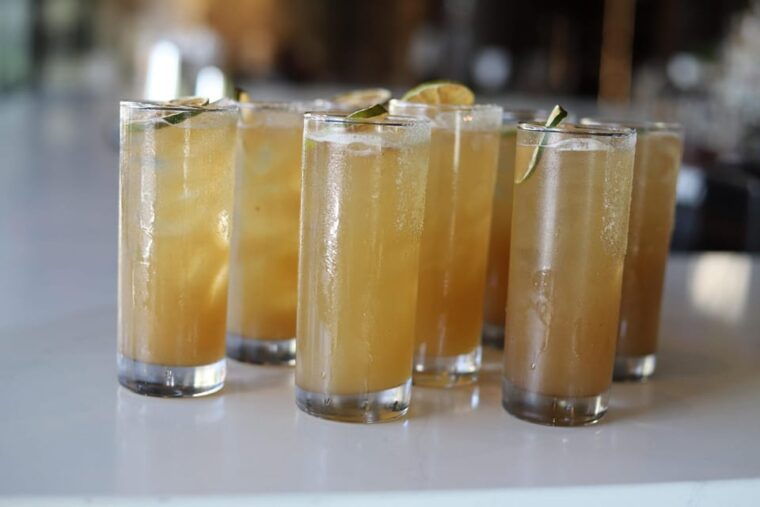 chattanooga-group-cocktail-making-class