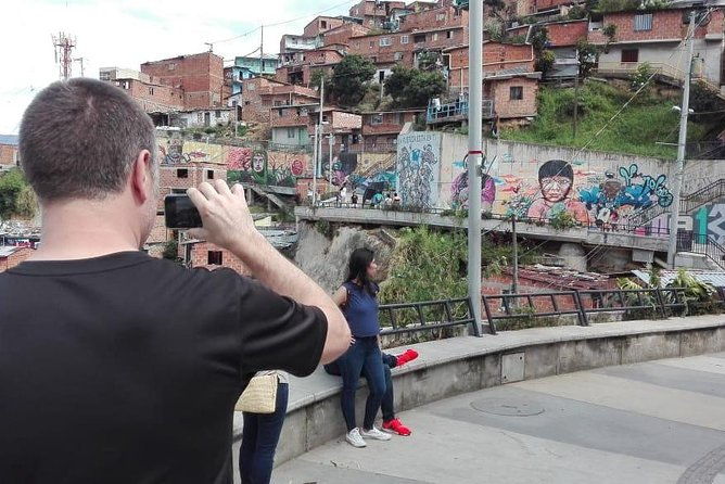 combo-tour-street-art-christmas-lights-and-food-tour-in-medellin