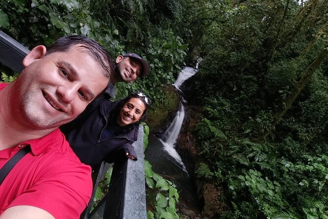 connection-with-nature-guided-hike-in-monteverde