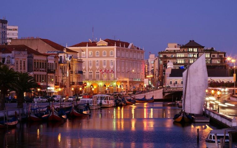 day-trip-to-aveiro-the-venice-of-portugal-river-cruise