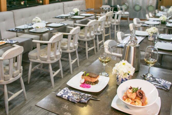 dinner-in-the-bay-of-cartagena-on-a-luxury-yacht-sibarita-master