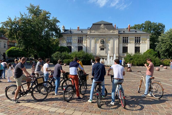 discover-the-jewish-quarter-with-a-bike-tour