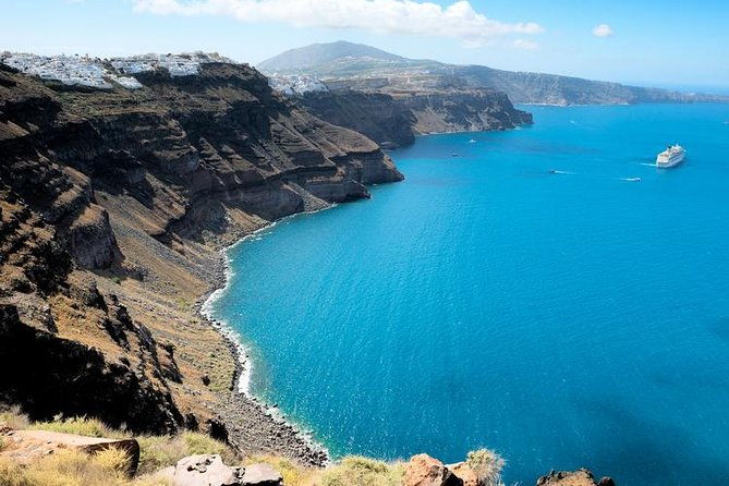 early-season-experience-3-hours-santorini-volcano-and-hot-springs-trip