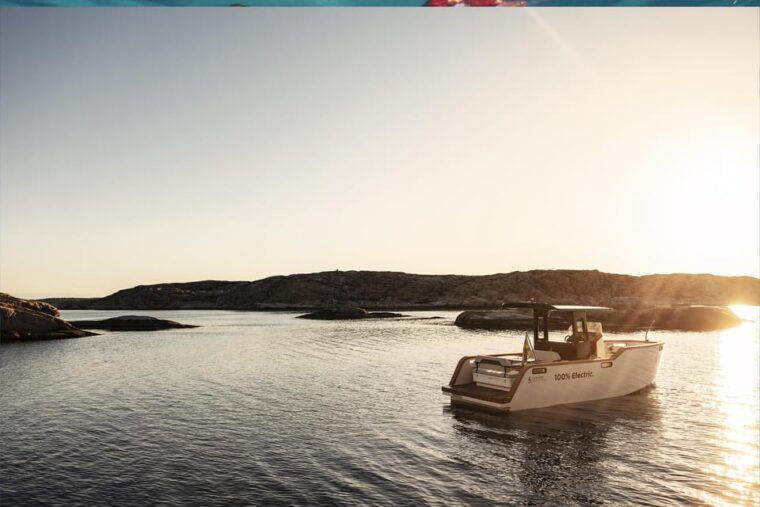 electric-boat-family-tour