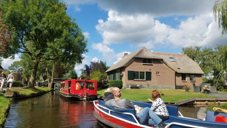 from-amsterdam-giethoorn-day-trip-with-small-electric-boat