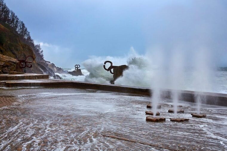 from-bilbao-gaztelugatxe-and-san-sebastian-minibus-tour