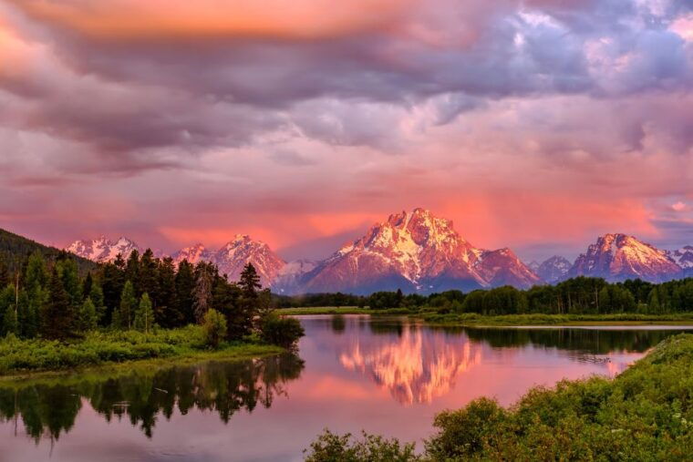 from-bozeman-exclusive-yellowstone-tour-2-days-1-night