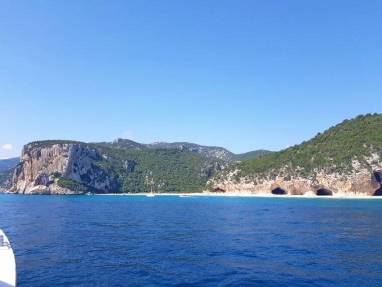 from-cala-gonone-orosei-gulf-cruise-with-stops