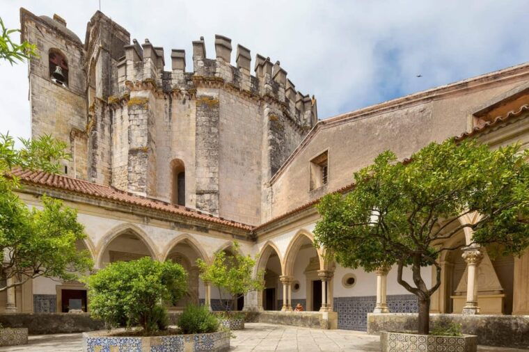 from-lisbon-privat-knights-templar-castle-tomar-day-trip