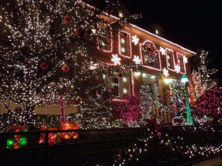 from-manhattan-4-hour-christmas-lights-luxury-bus-tour