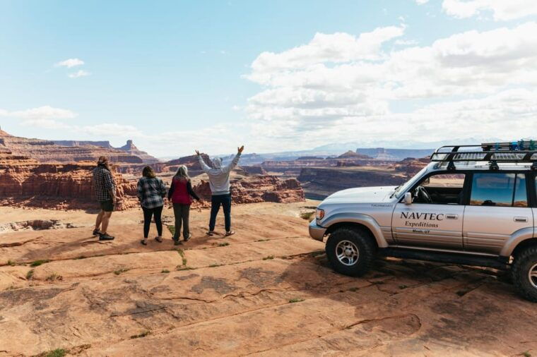 from-moab-sky-district-canyonlands-national-park-4x4-tour
