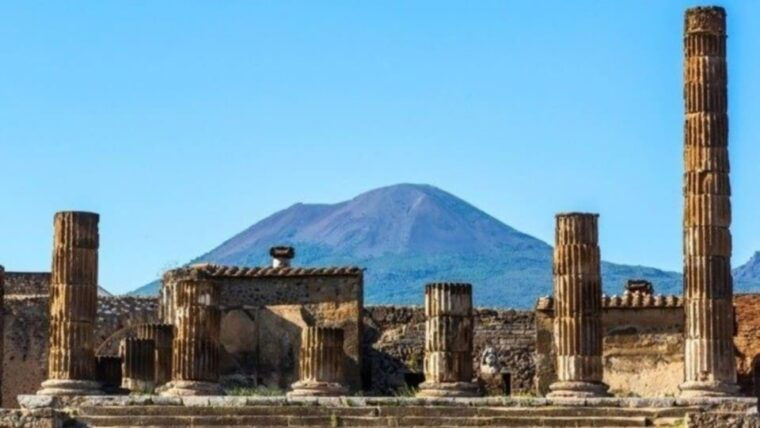 from-naples-to-pompeii-and-vesuvius