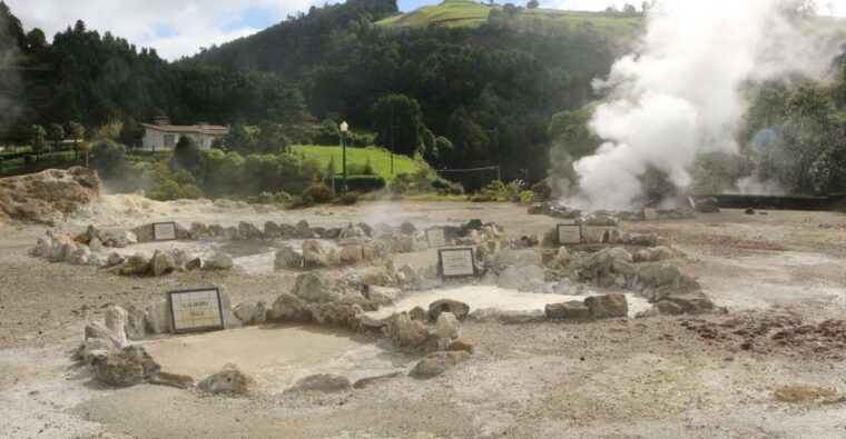 from-ponta-delgada-furnas-lake-shore-4x4-guided-day-trip