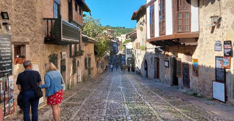 from-santander-santillana-del-mar-altamira-museum-tour