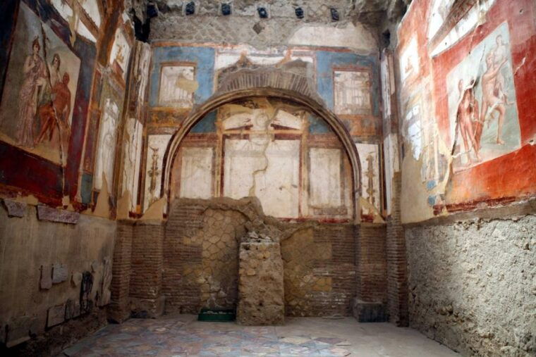 from-sorrento-herculaneum-and-pompeii-group-excursion