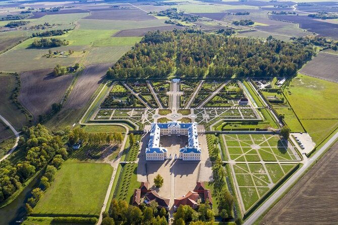 full-day-private-trip-hill-of-crosses-rundale-and-bauska-castle
