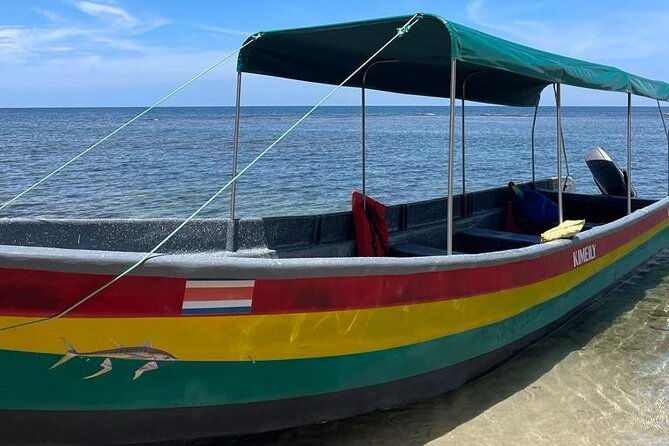 gandoca-manzanillo-hike-tour-with-dolphin-watching