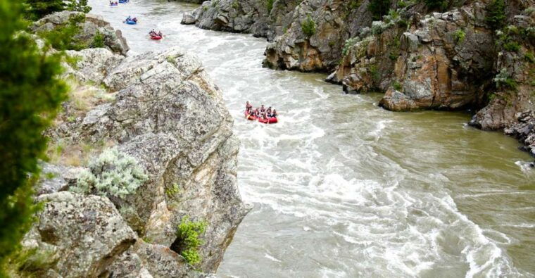 gardiner-yellowstone-river-half-day-whitewater-rafting