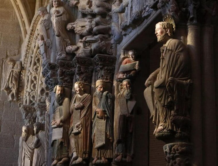 get-to-know-santiago-in-4-hours-its-cathedral-portico-and-historic-center
