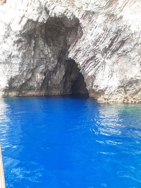 giardini-naxos-isola-bella-and-grottos-cruise-with-aperitif