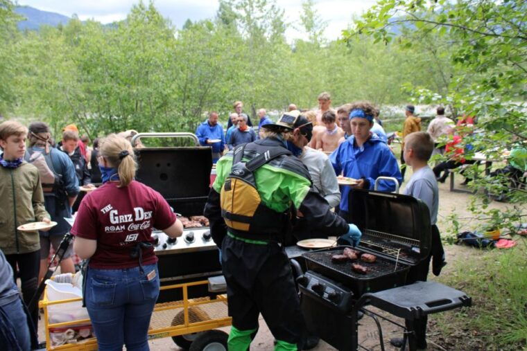 glacier-national-park-whitewater-rafting-with-dinner