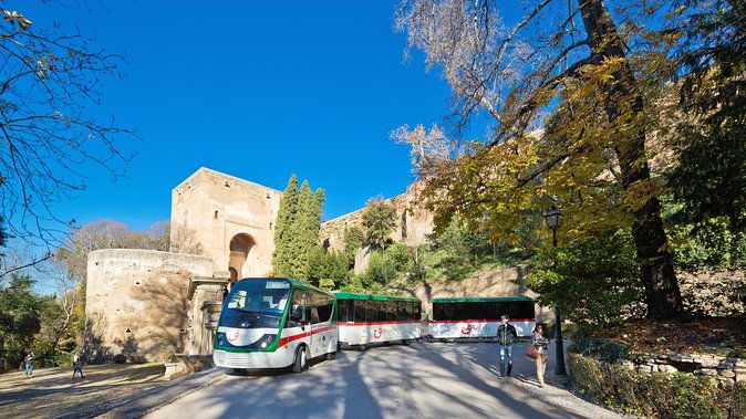 granada-city-tour-hop-on-hop-off-train