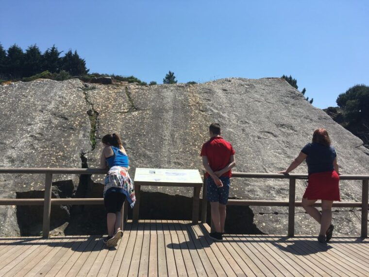 hiking-around-lisbon-jurassic-dinosaur-trails-of-espichel