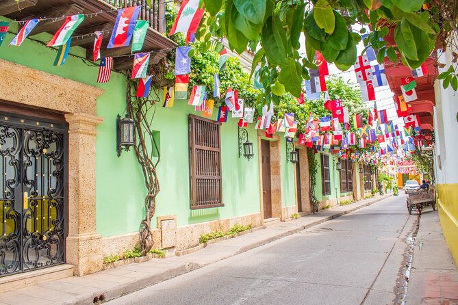 historic-walking-tour-of-the-getsemani-neighborhood