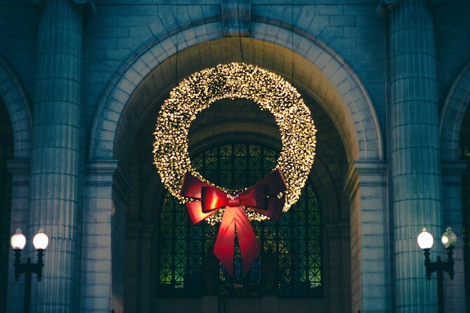 holiday-lights-private-night-bus-tour-of-washington-dc