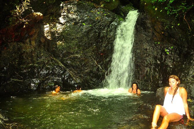 horseback-riding-and-natural-swimming-pools-jaco-beach