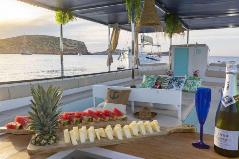 ibiza-private-boat-trip-open-bar-tapas-free-water-sports