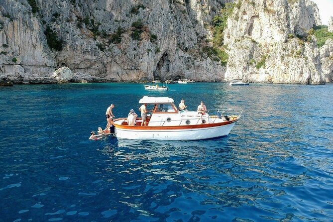 island-of-capri-private-cruise