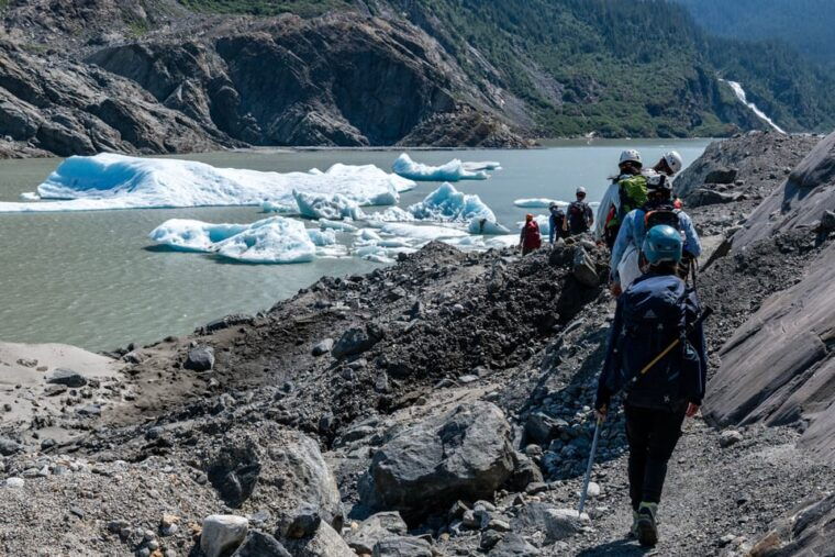 juneau-mendenhall-glacier-guided-trail-hike