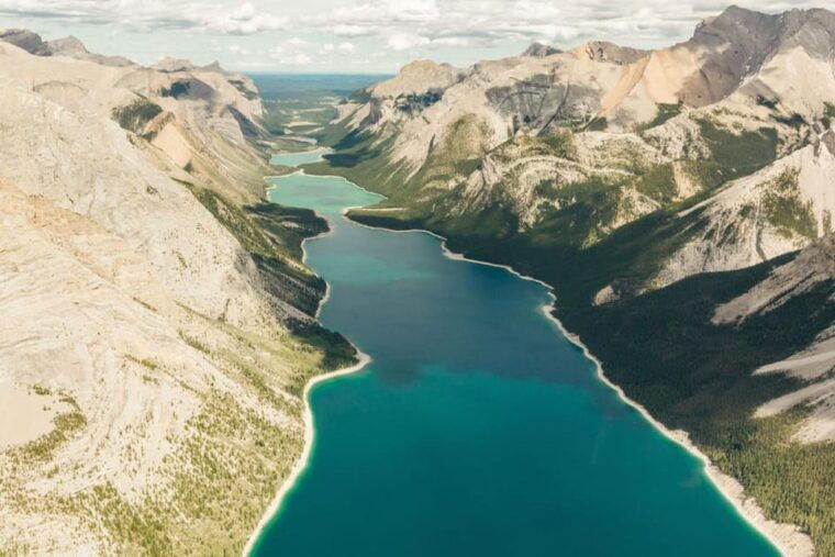 kananaskis-30-minute-heli-tour-of-minnewanka-lake-and-banff