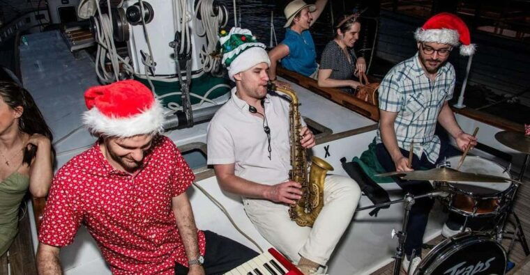 key-west-live-christmas-holiday-music-cruise-with-hot-cocoa